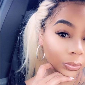 Meet your Posher, Carlisha